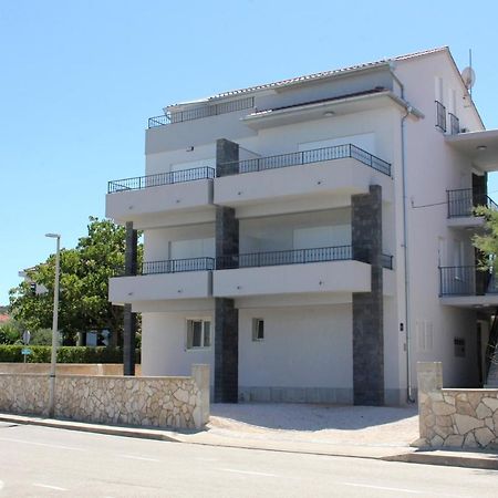 Apartmani Sara 2 Betina  Dış mekan fotoğraf