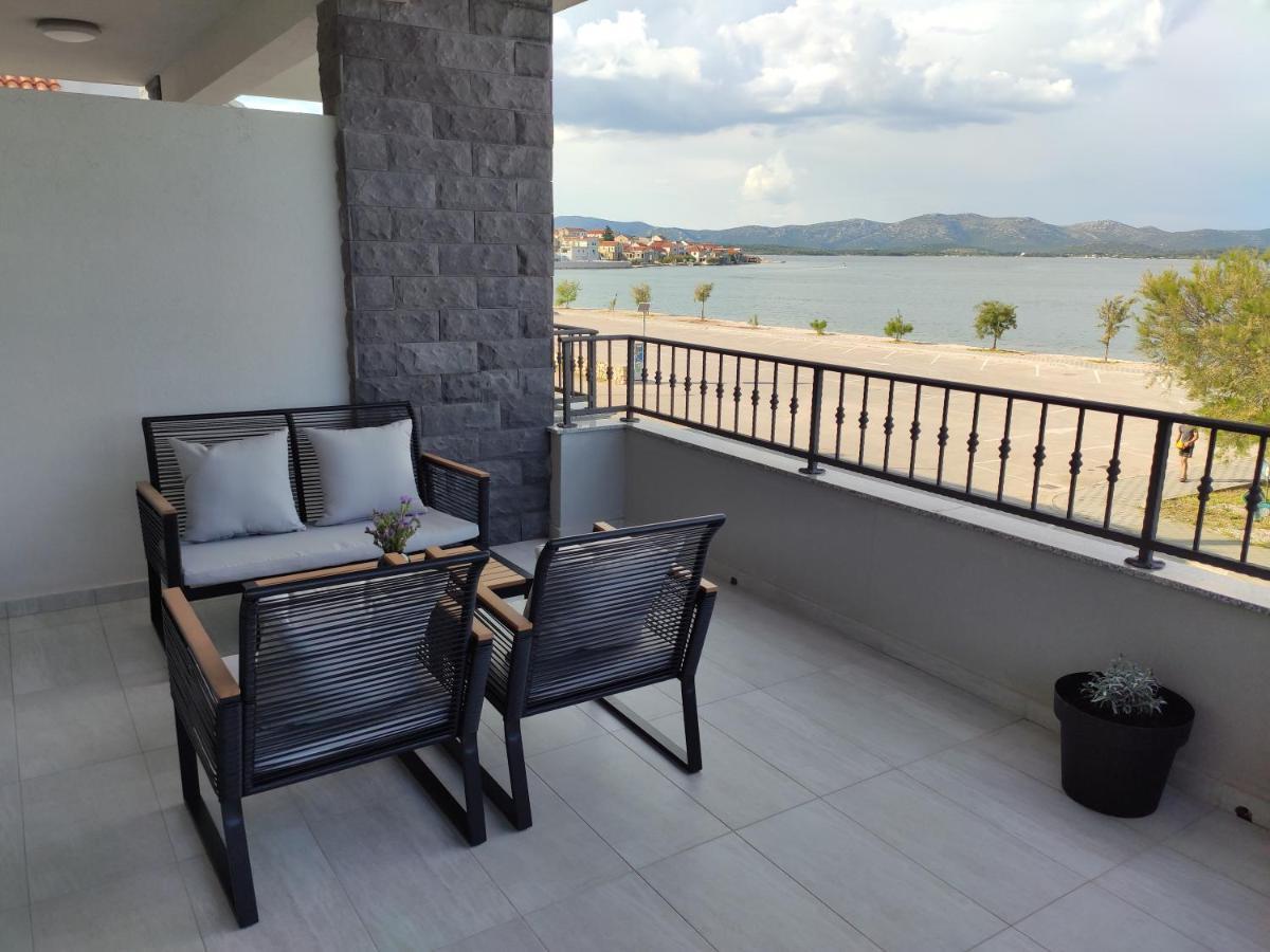 Apartmani Sara 2 Betina  Dış mekan fotoğraf