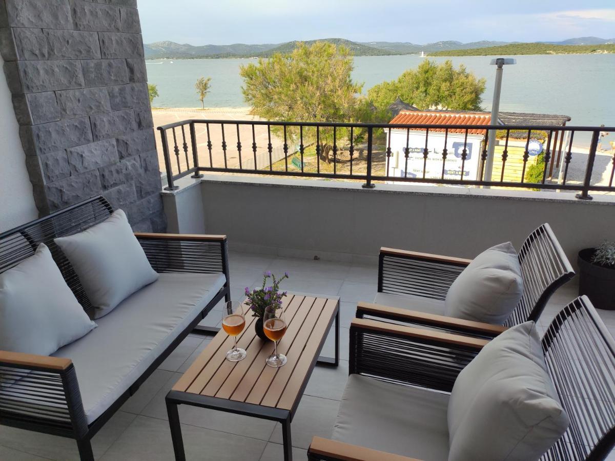Apartmani Sara 2 Betina  Dış mekan fotoğraf